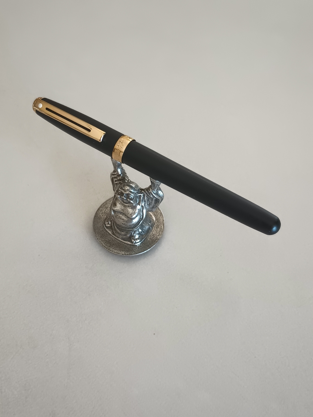 Sheaffer Matte Black Fountain Pen with Gold Trim And Nib